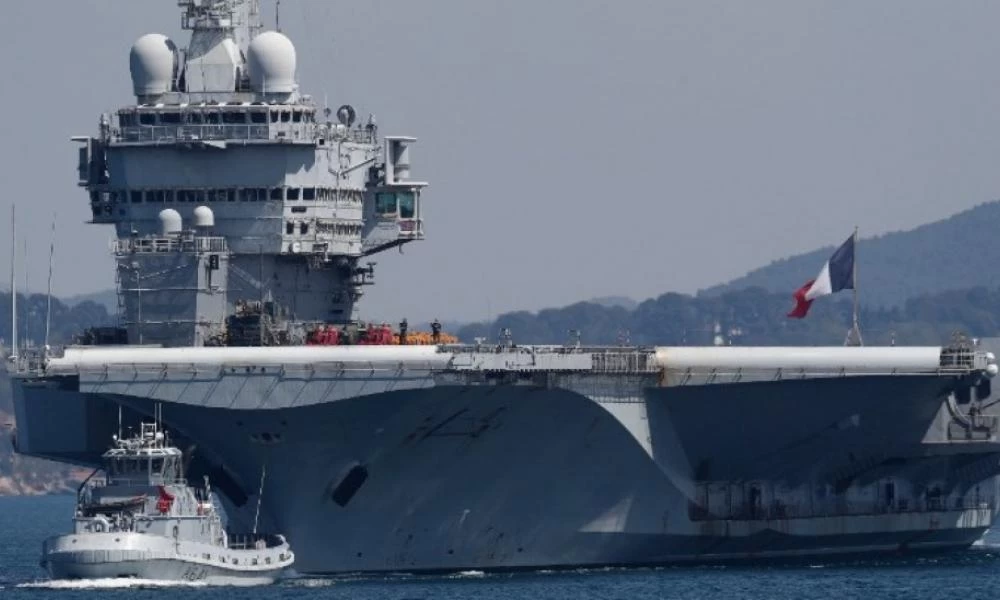 Σαρλ Ντε Γκωλ: Οι χιλιάδες τόνοι "διπλωματίας" του γαλλικού υπερόπλου πλέουν στη Μεσόγειο